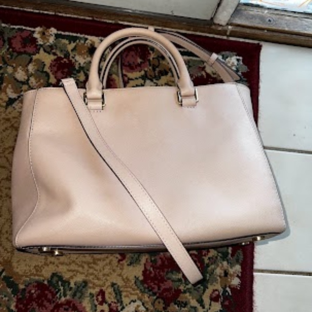 Michael Kors Saffiano satchel; NEEDS PROFESSIONAL CLEAN! With crossbody strap - Picture 11 of 13
